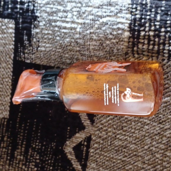 4/$40 New Purrfect Pumpkin Scented Foaming Hand Soap - 1 Pump Bottle - Picture 5 of 8